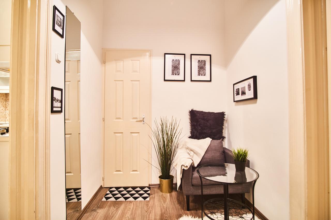Baron Apartment | Boedapest Buitenkant foto