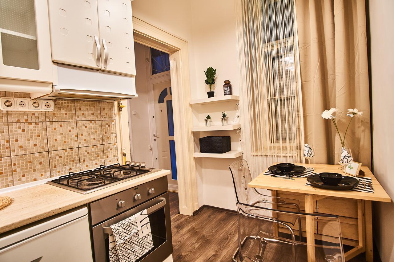 Baron Apartment | Boedapest Buitenkant foto